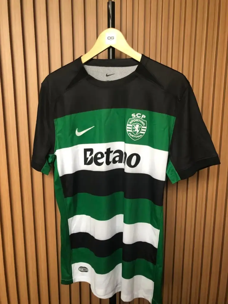 Sporting CP Home Jersey 2024–2025 with No. 9 Viktor Gyökeres