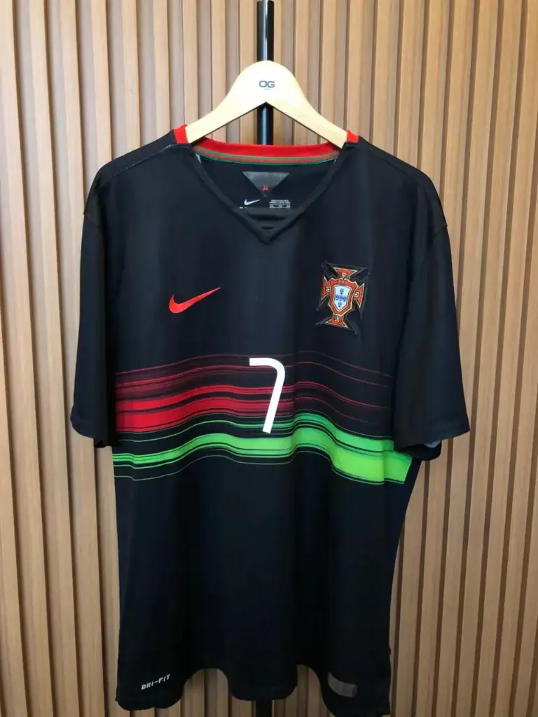 Portugal Away Jersey 2015–2016 with No. 7 Cristiano Ronaldo