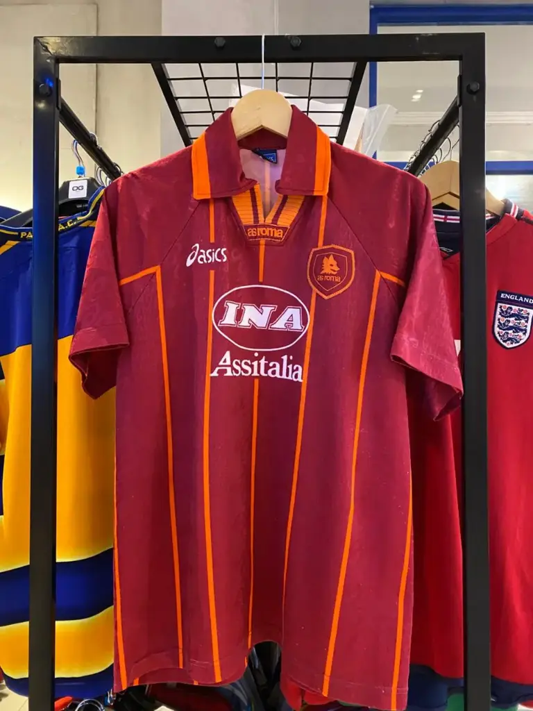 AS Roma 1996–1997 Home Jersey – Francesco Totti