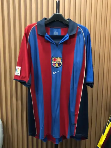 FC Barcelona Home Jersey 2001–2002 with No. 10 Rivaldo