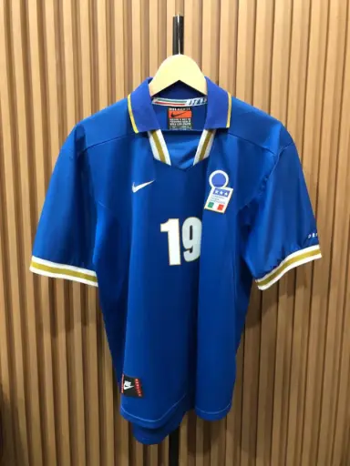 Italy Home Jersey 1996–1997 with No. 19 Enrico Chiesa