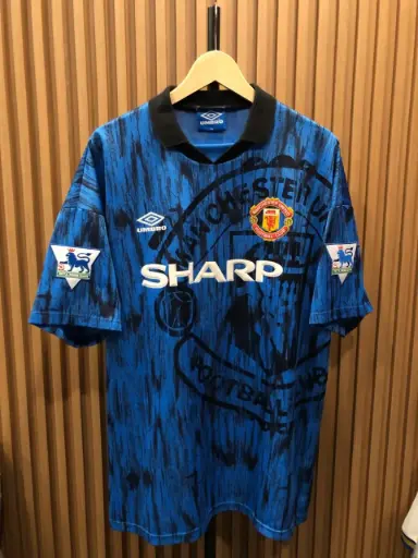 Manchester United Away Jersey 1992–1993 “Canterbury Blue Tiger” with No. 7 Eric Cantona 