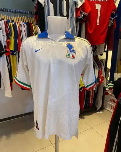 Italy Away Jersey 1995 (#10) Roberto Baggio